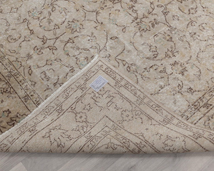 Beige Oushak Rug 6' 7" x 9' 10" | No. VR67591