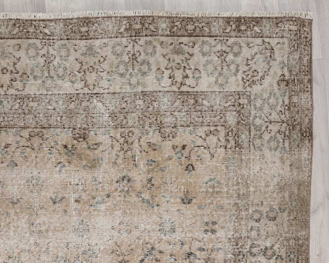 Beige Oushak Rug 7' 9" x 10' 6" | No. VR77938