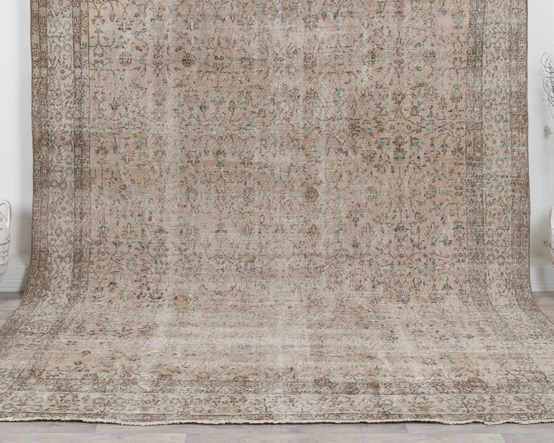 Beige Oushak Rug 7' 9" x 10' 6" | No. VR77938