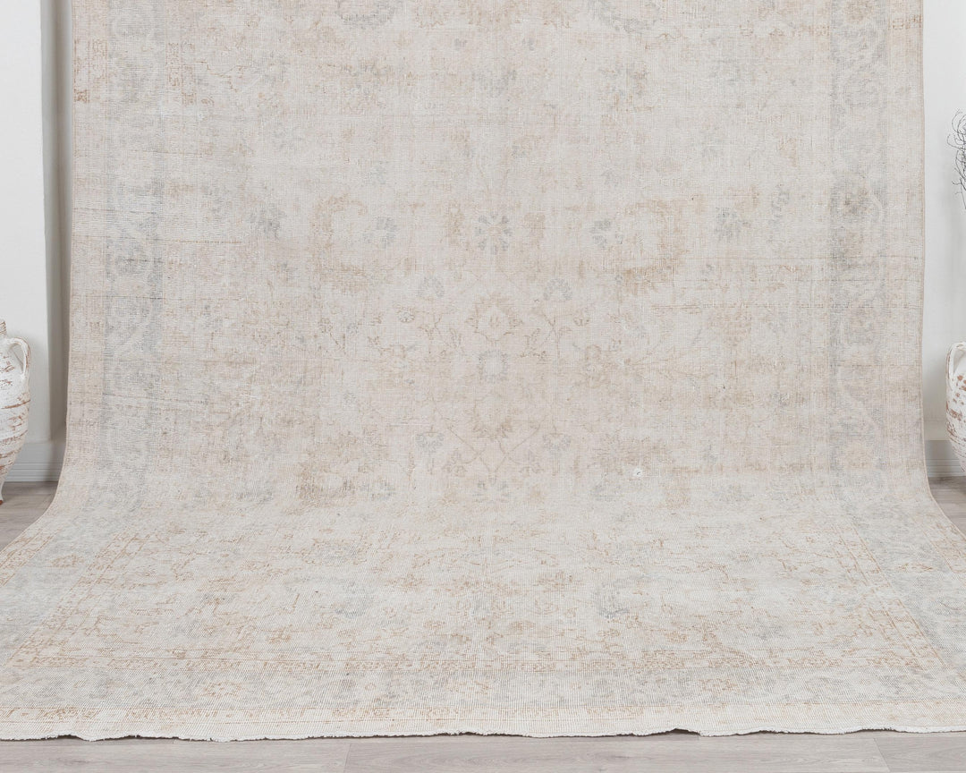 Beige Oushak Rug 8' 4" x 11' 6" | No. VR71909