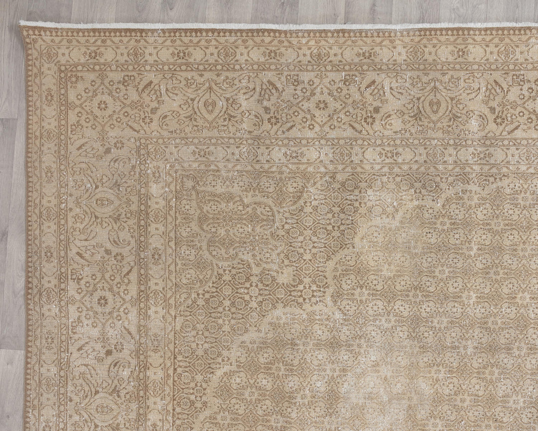 Beige Oushak Rug 9' 6" x 12' 2" | No. VR35230