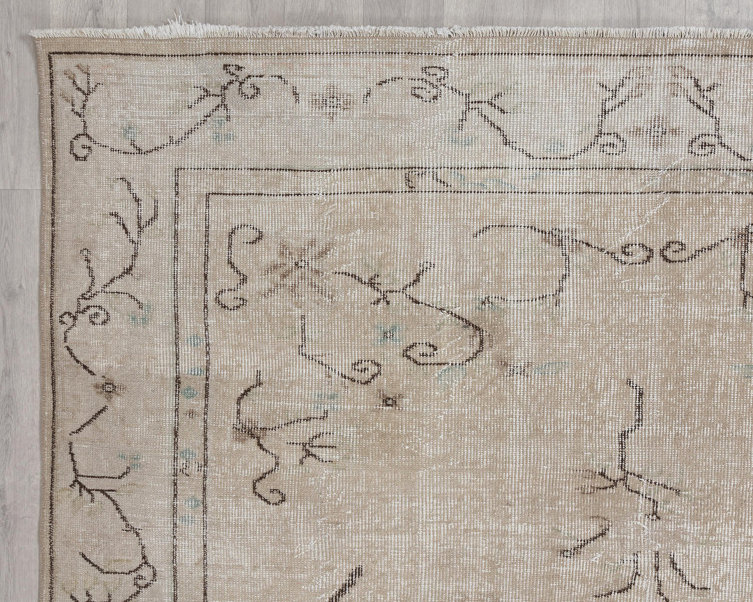 Beige Oushak Rug 6' 3" x 9' 8" | No. VR75650