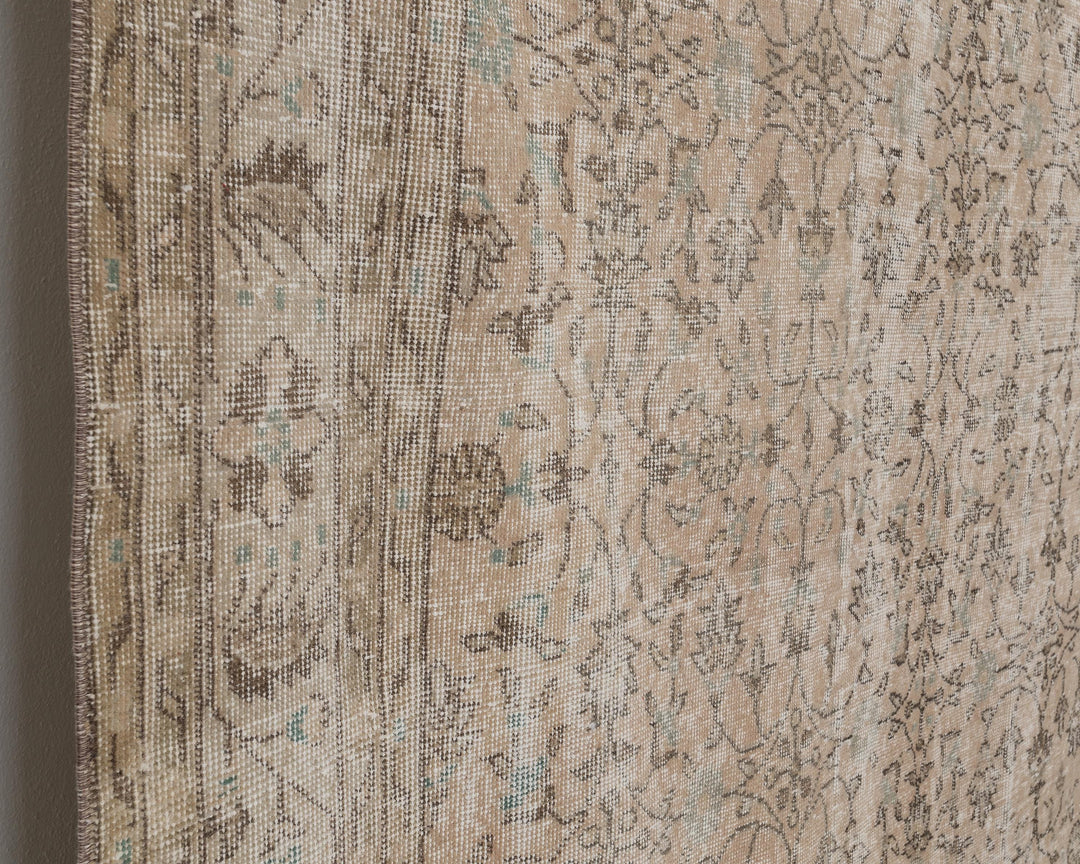 Beige Oushak Rug 7' 1" x 10' 9" | No. VR60312