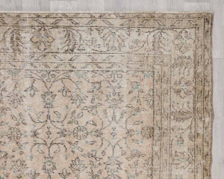 Beige Oushak Rug 7' 1" x 10' 9" | No. VR60312