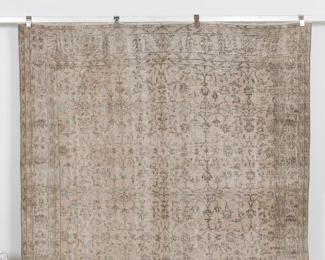 Beige Oushak Rug 7' 1" x 10' 9" | No. VR60312