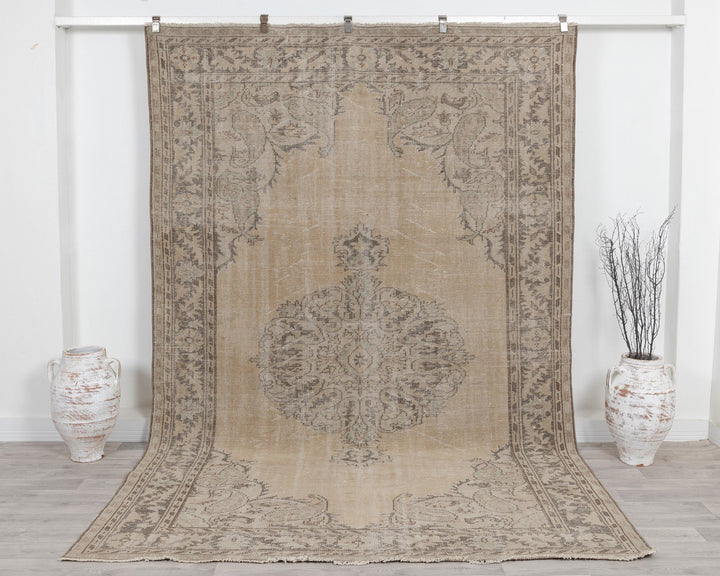 Beige Oushak Rug 6' 11" x 10' 5" | No. VR83998