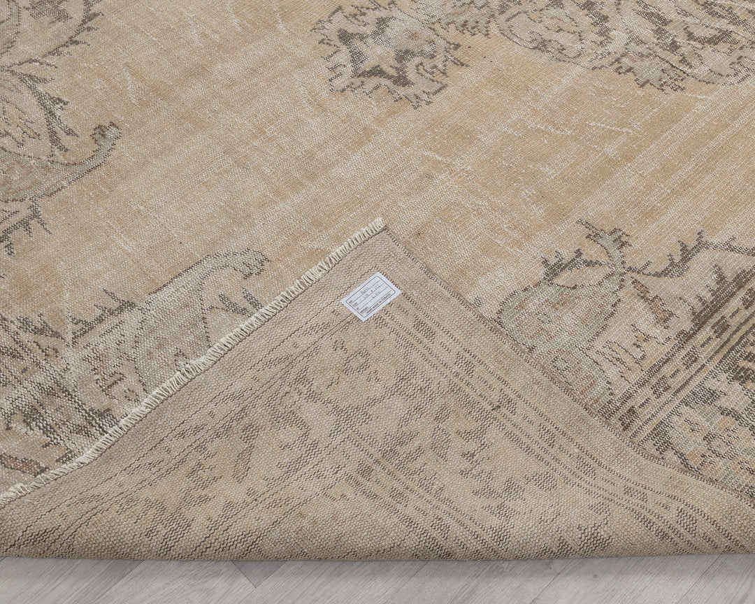 Beige Oushak Rug 6' 11" x 10' 5" | No. VR83998