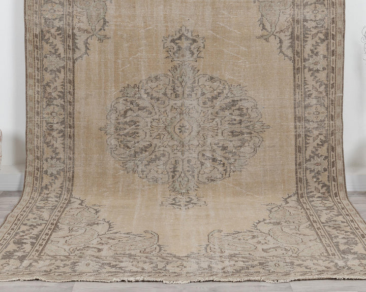 Beige Oushak Rug 6' 11" x 10' 5" | No. VR83998