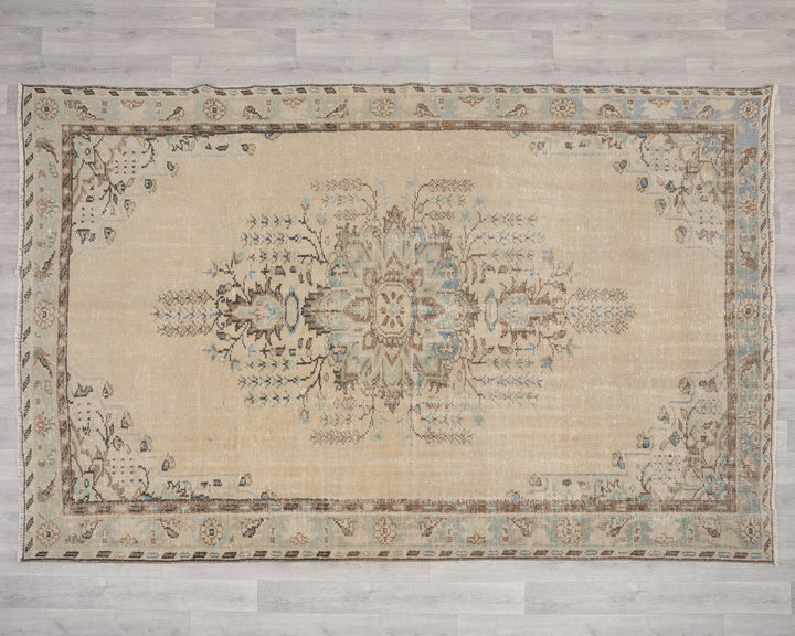 Neutral Oushak Rug 6' 4" x 9' 4" | No. VR35260