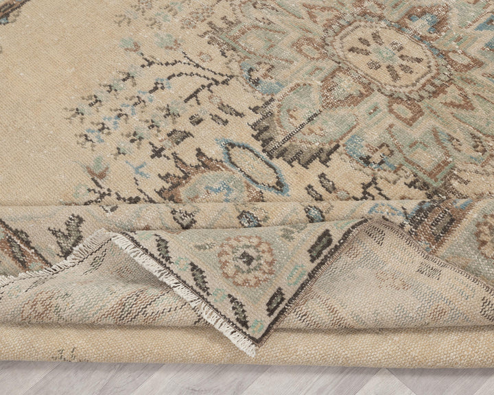 Neutral Oushak Rug 6' 4" x 9' 4" | No. VR35260