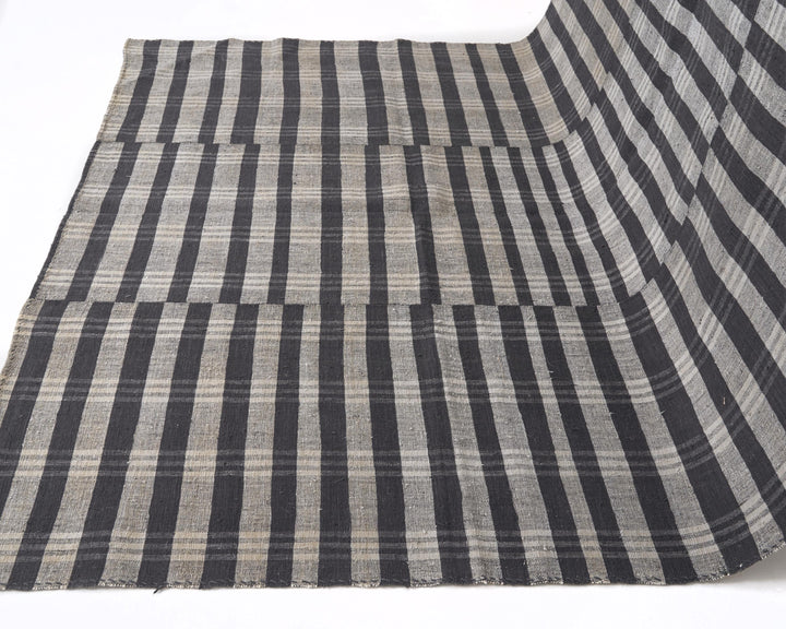 Kilim Rug 6' 1" x 10' | No. VR91552