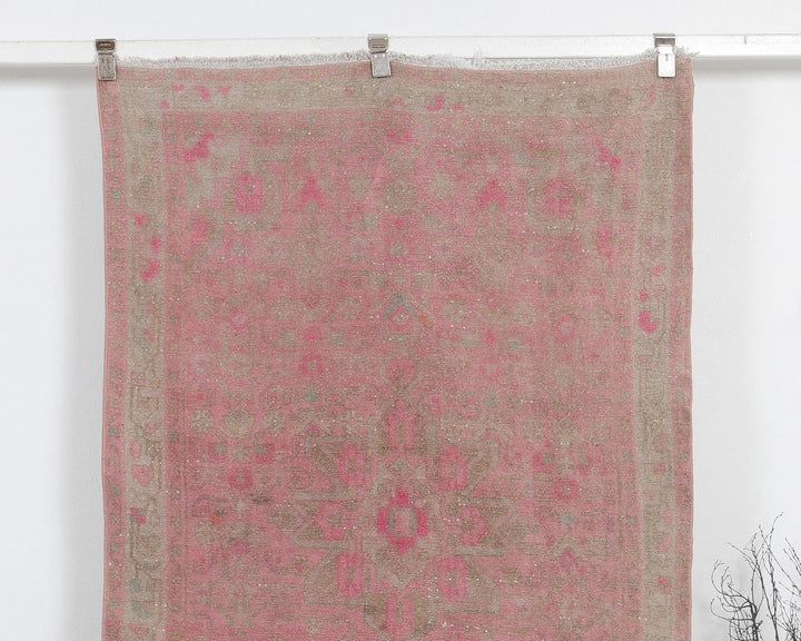 Pink Runner Rug 3' 9" x 10' 10" | No. VR76122