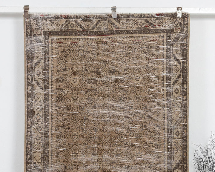 Neutral Runner Rug 4' x 9' 5" | No. VR31699