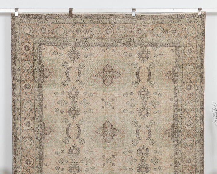 Beige Oushak Rug 6' 11" x 10' 2" | No. VR46919