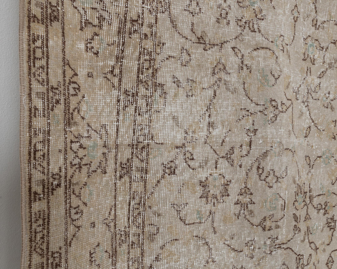 Beige Oushak Rug 6' 7" x 9' 10" | No. VR67591