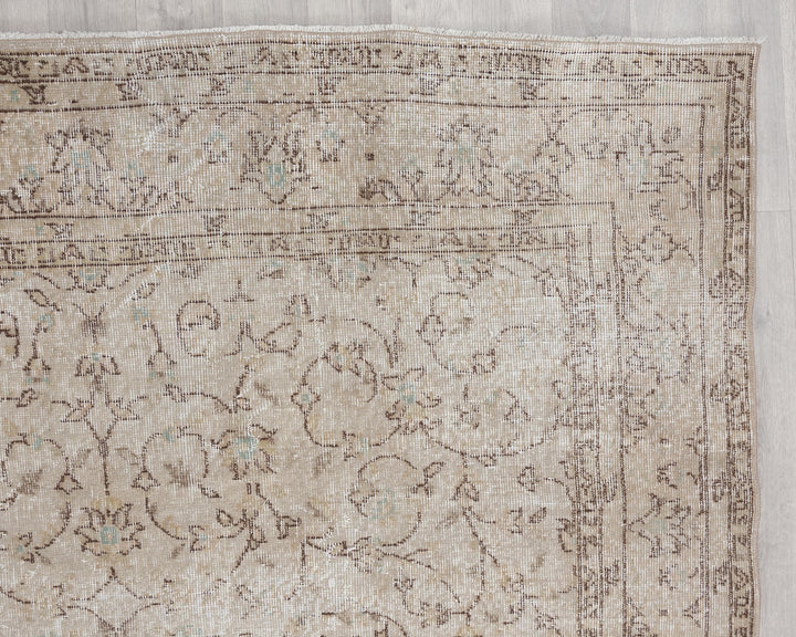Beige Oushak Rug 6' 7" x 9' 10" | No. VR67591