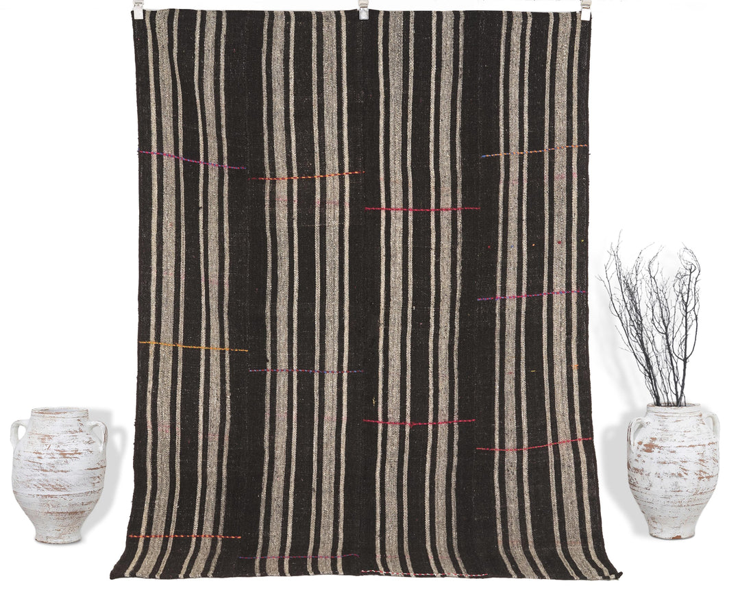 Brown Kilim Rug 5' 7" x 7' 5" | No. VR83402