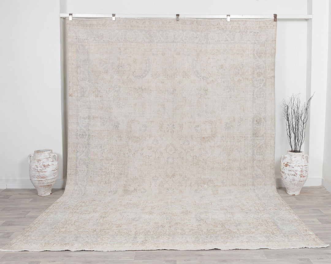 Beige Oushak Rug 8' 4" x 11' 6" | No. VR71909