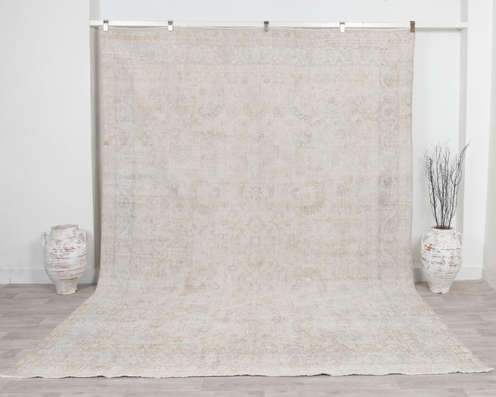 Beige Oushak Rug 8' 4" x 11' 6" | No. VR71909