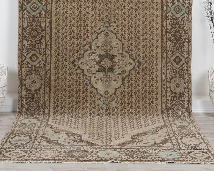 Runner Rug 5' 3" x 9' 10" | No. VR51800