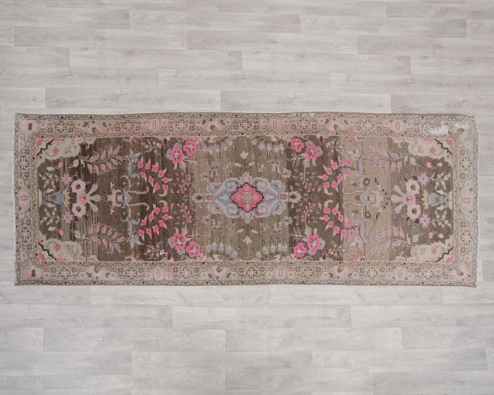 Runner Rug 3' 3" x 8' 10" | No. VR29312