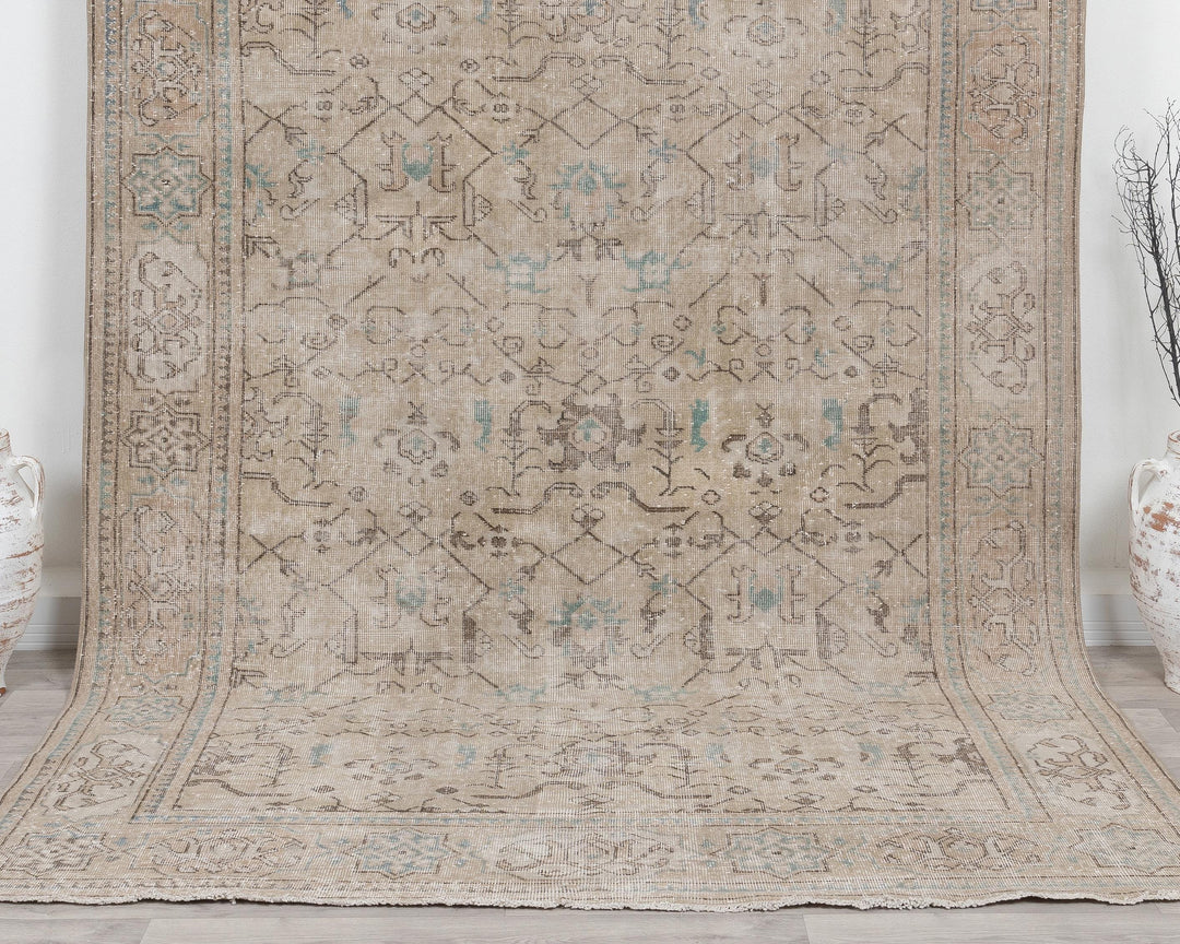 Beige Oushak Rug 6' 11" x 10' 1" | No. VR72551