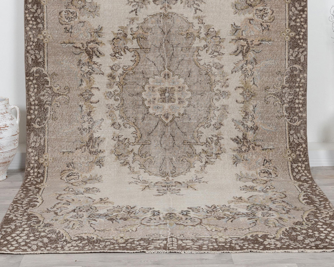 Beige Oushak Rug 6' 3" x 10' 2" | No. VR21693
