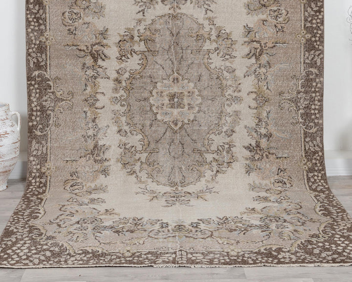 Beige Oushak Rug 6' 3" x 10' 2" | No. VR21693