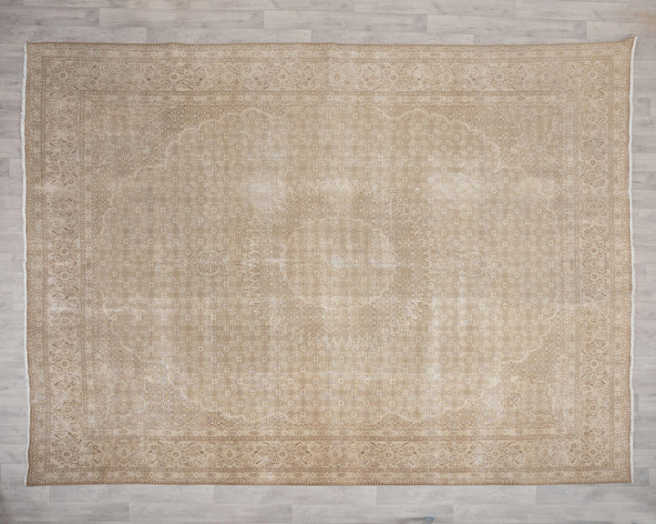 Beige Oushak Rug 9' 6" x 12' 2" | No. VR35230