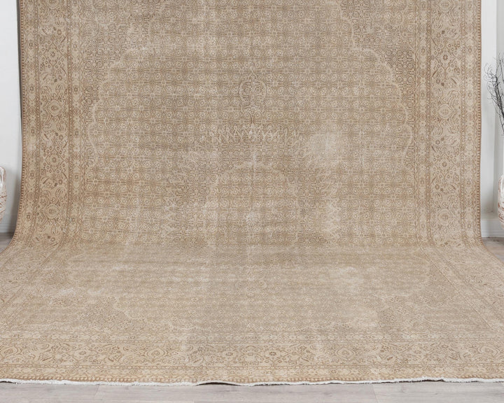 Beige Oushak Rug 9' 6" x 12' 2" | No. VR35230