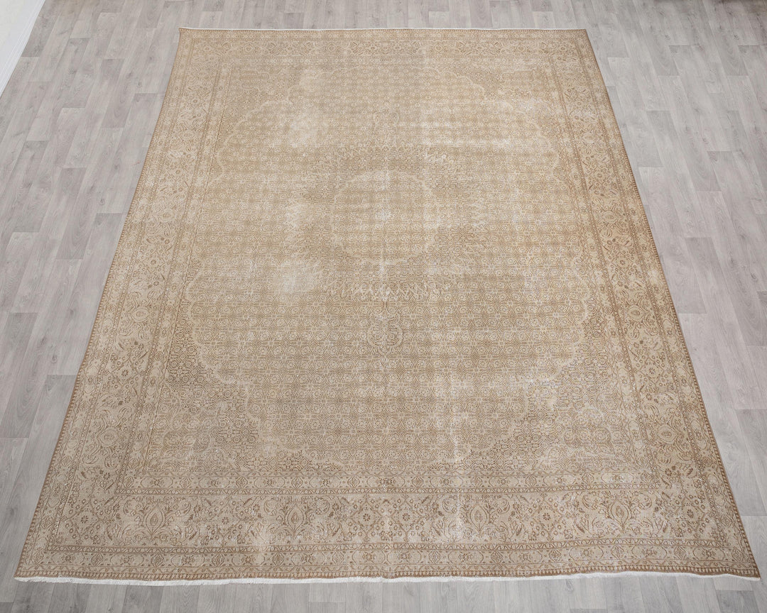 Beige Oushak Rug 9' 6" x 12' 2" | No. VR35230