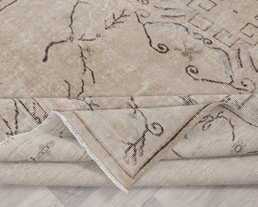Beige Oushak Rug 6' 3" x 9' 8" | No. VR75650