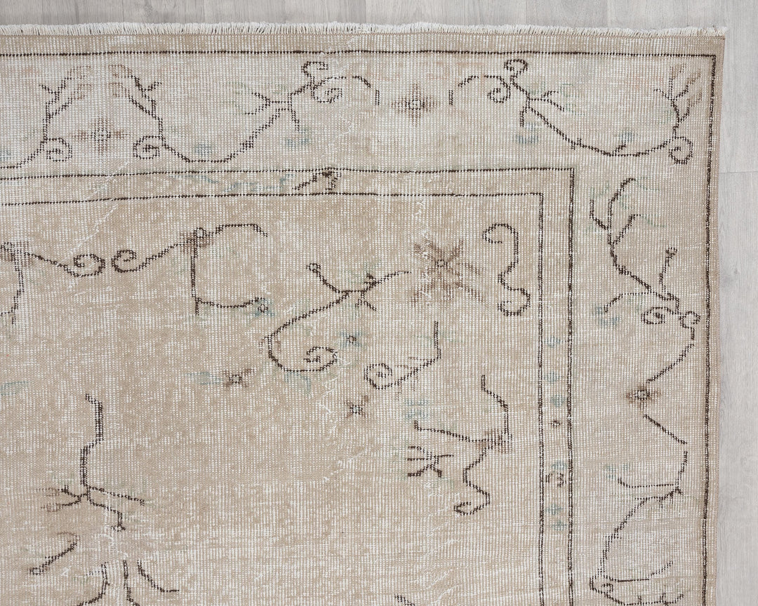 Beige Oushak Rug 6' 3" x 9' 8" | No. VR75650