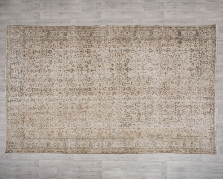 Beige Oushak Rug 7' 1" x 10' 9" | No. VR60312