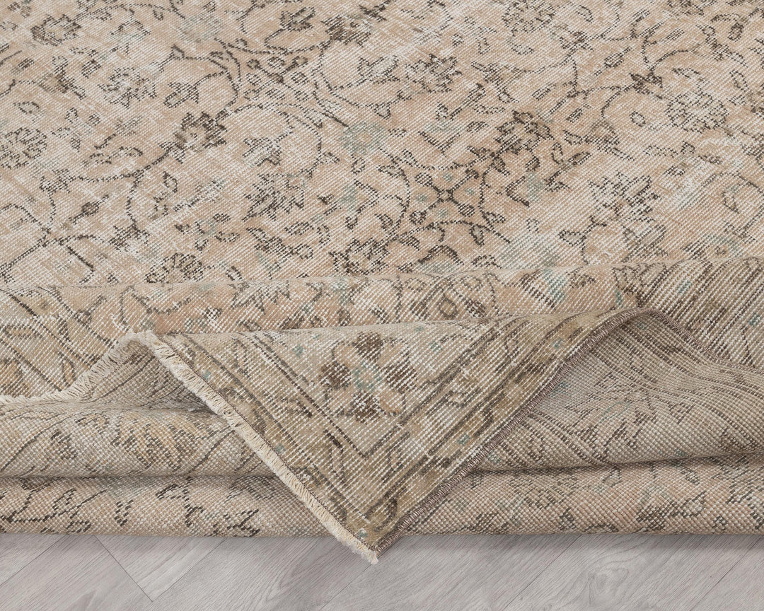 Beige Oushak Rug 7' 1" x 10' 9" | No. VR60312