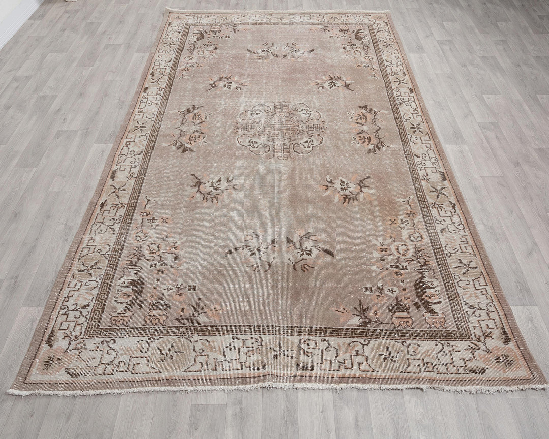 Beige Oushak Rug 6' 1" x 9' 8" | No. VR51554