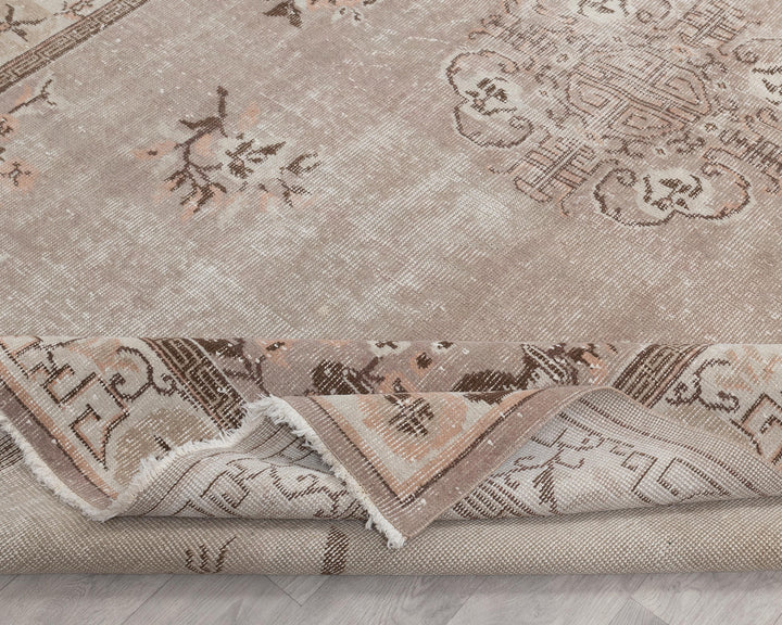 Beige Oushak Rug 6' 1" x 9' 8" | No. VR51554