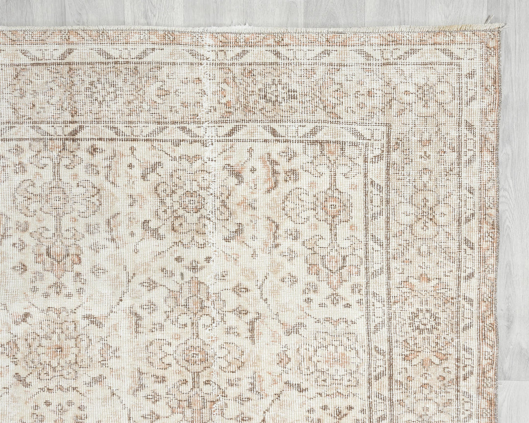 Neutral Oushak Rug 6' 2" x 8' 10" | No. VR91354