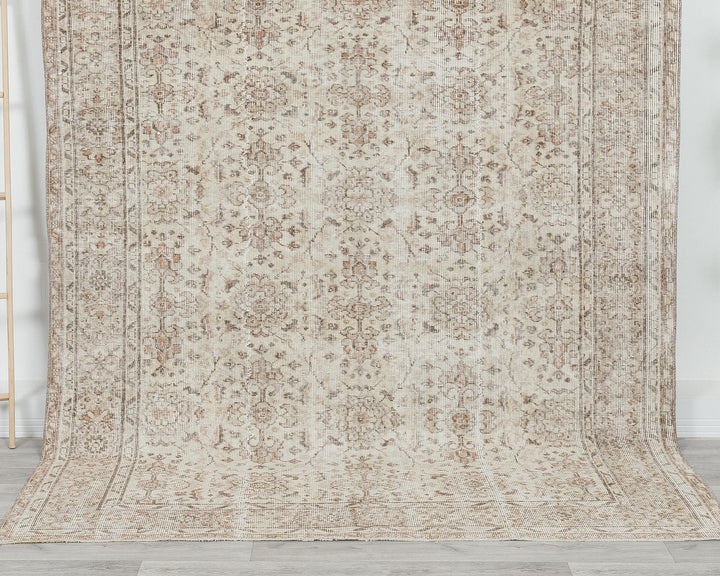 Neutral Oushak Rug 6' 2" x 8' 10" | No. VR91354