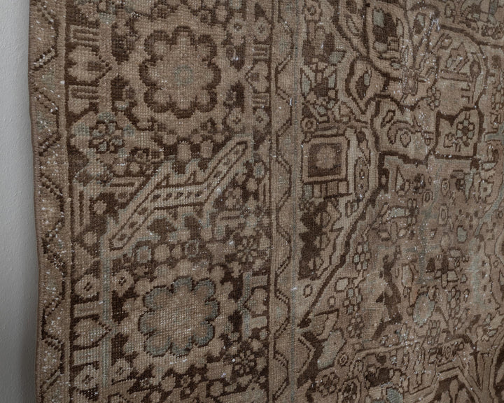 Brown Oushak Rug 9' 6" x 12' 8" | No. VR68813