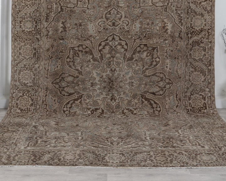 Brown Oushak Rug 9' 6" x 12' 8" | No. VR68813