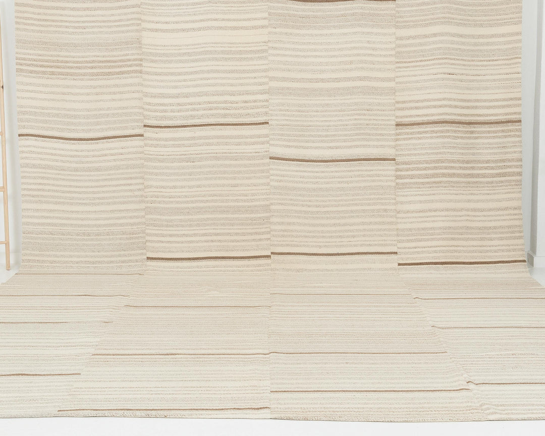 Beige Kilim Rug 9' 6" x 12' 10" | No. VR73972