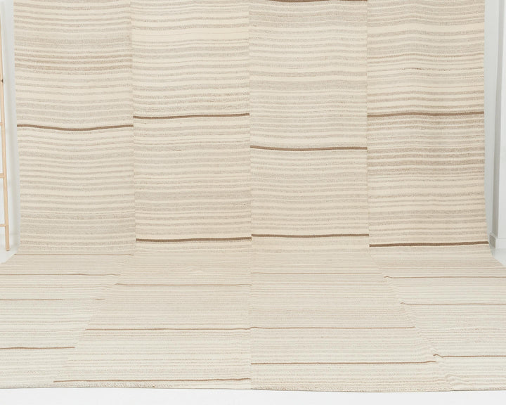 Beige Kilim Rug 9' 6" x 12' 10" | No. VR73972