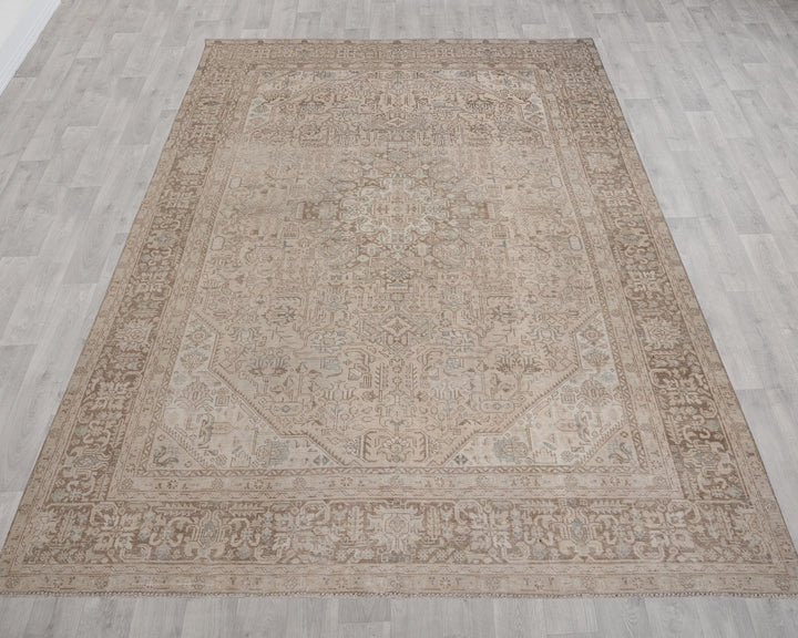 Beige Oushak Rug 9' 4" x 12' 4" | No. VR82341