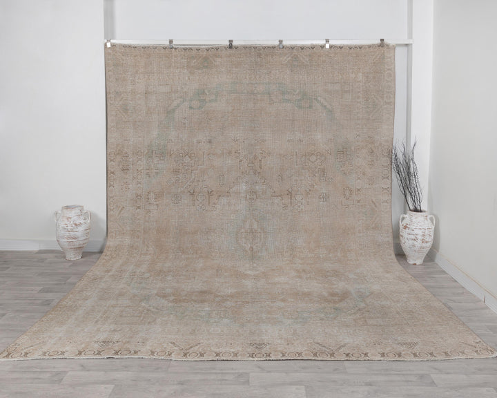Beige Oushak Rug 9' 4" x 12' 10" | No. VR33762