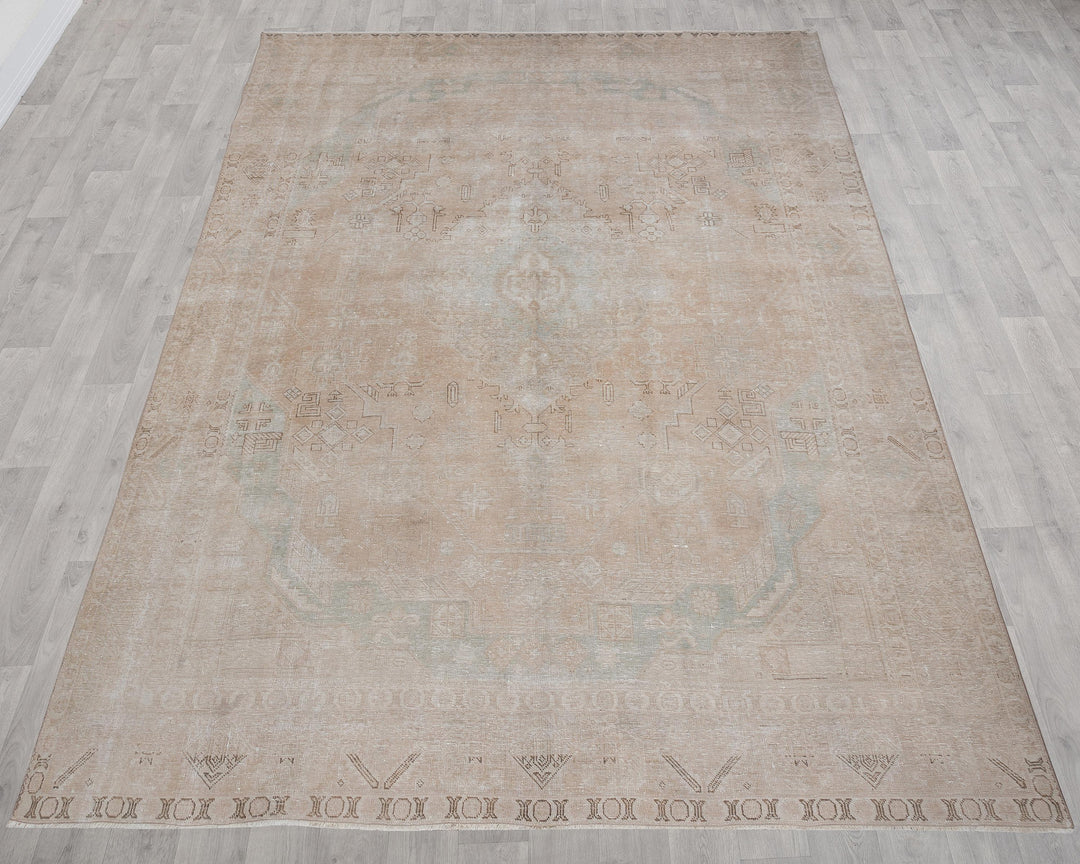 Beige Oushak Rug 9' 4" x 12' 10" | No. VR33762