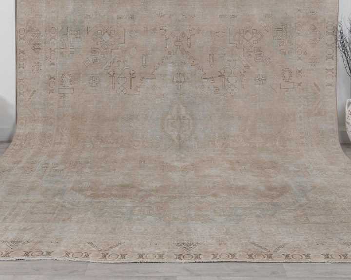 Beige Oushak Rug 9' 4" x 12' 10" | No. VR33762