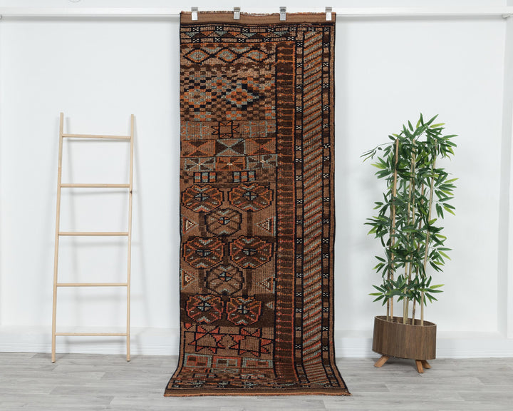 Runner Rug 3' 1" x 8' 6" | No. VR61138