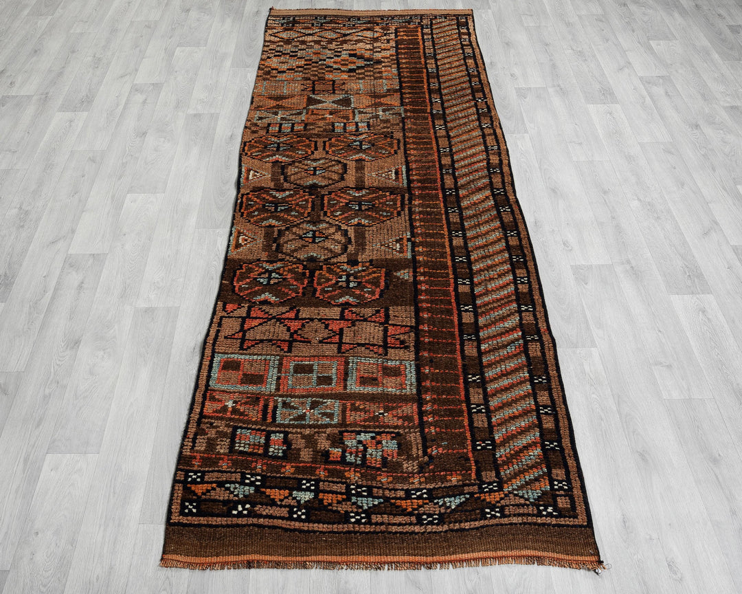 Runner Rug 3' 1" x 8' 6" | No. VR61138