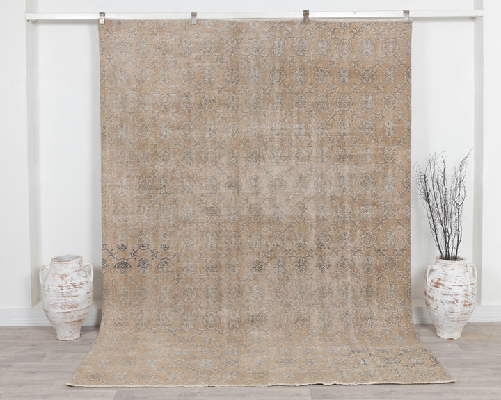 Faded Oushak Rug 6' 9" x 9' 3" | No. VR69804